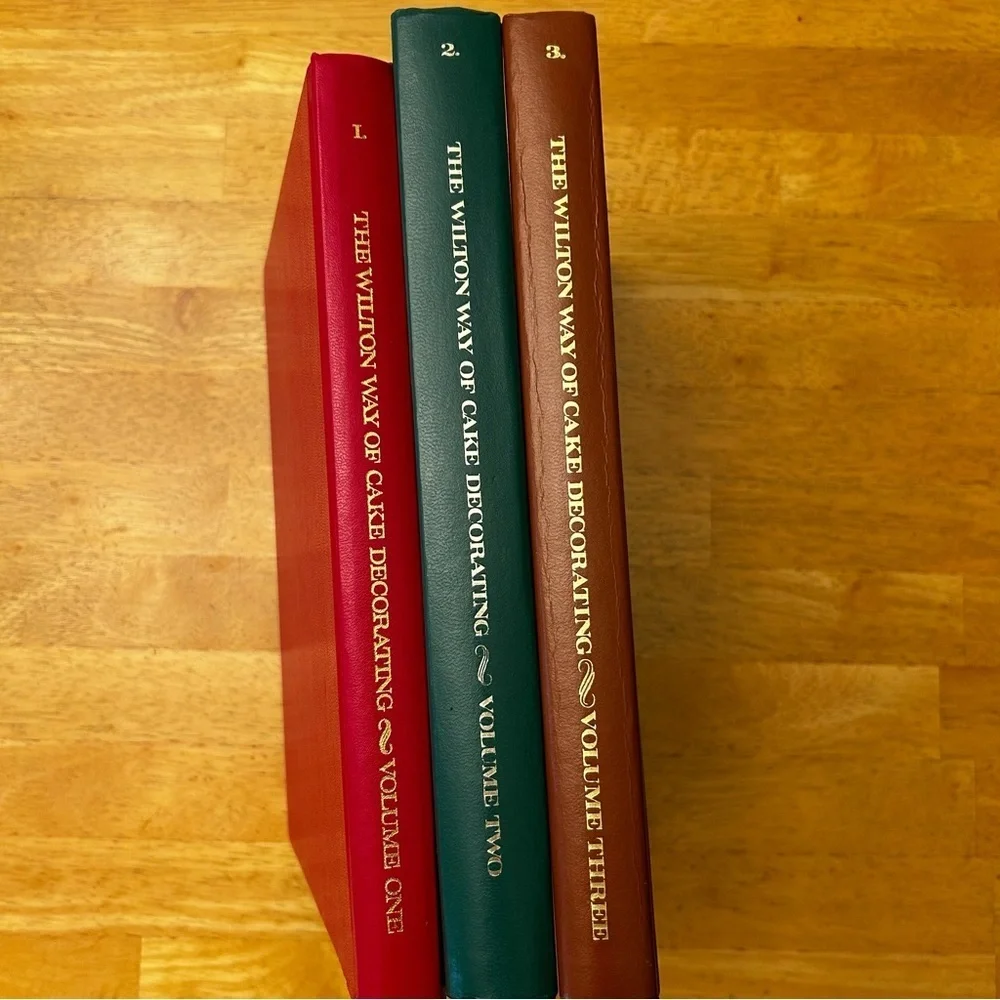 RARE WILTON Cake Decorating - 3 Volume Encyclopedia Set